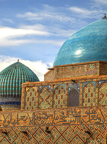 Средневековое здание в Центральной Азии. Фрагмент фасада. Памятник всемирного наследия ЮНЕСКО - Фото, изображение