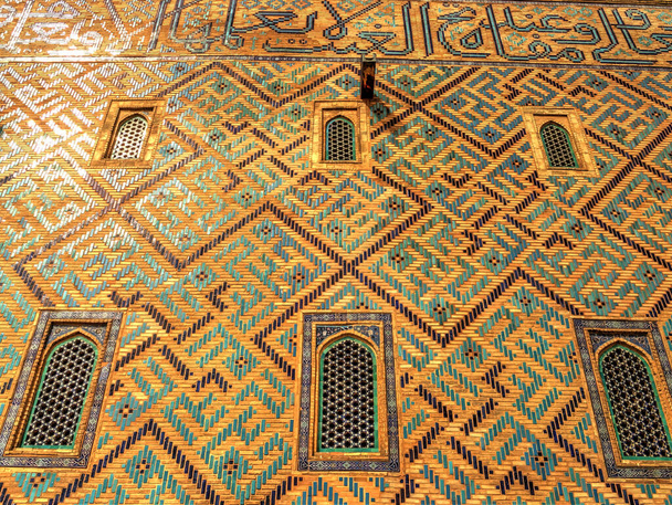 Середньовічна будівля в Центральній Азії. Фрагмент фасаду. Історична пам "ятка Всесвітньої спадщини ЮНЕСКО - Фото, зображення