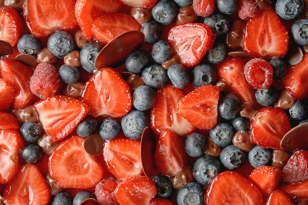 Caramel tart with summer berries. Close-up. Selective focus - Photo, image