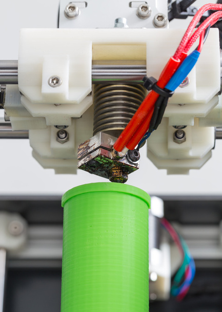 3d printing with light green filament - Foto, afbeelding