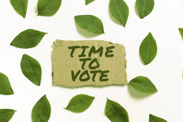 Handwriting text Time To Vote, Word for Election ahead choose between some candidates to govern Blank Paper Surrounded With Leaves For Wedding Invitation And Cards. - Foto, Imagen