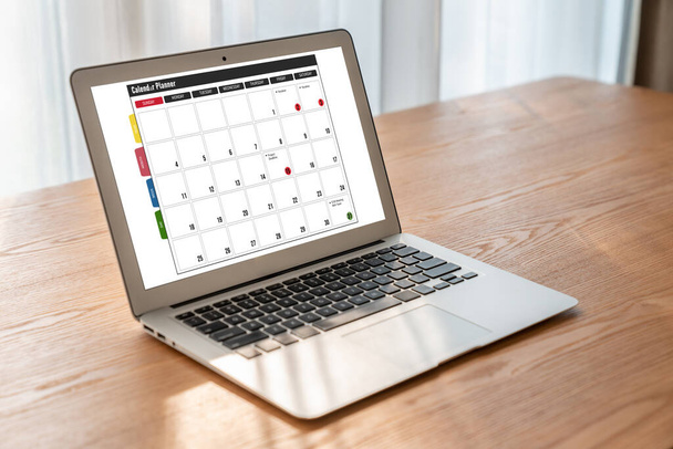 Kalenteri tietokoneohjelmistojen sovellus modish aikataulu suunnittelu henkilökohtainen järjestäjä ja online-liiketoiminnan - Valokuva, kuva