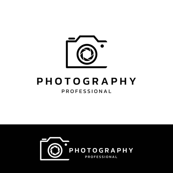 Photography camera logo, lens camera shutter, digital, line, professional, elegant and modern. The logo can be used for studios, photography and other businesses. - Vetor, Imagem
