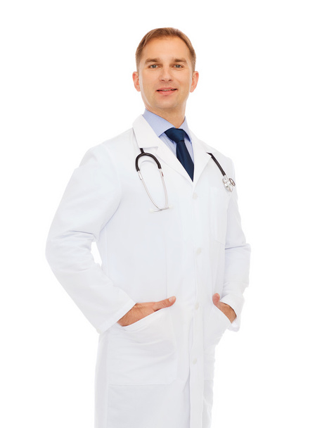 smiling male doctor with stethoscope - Foto, afbeelding