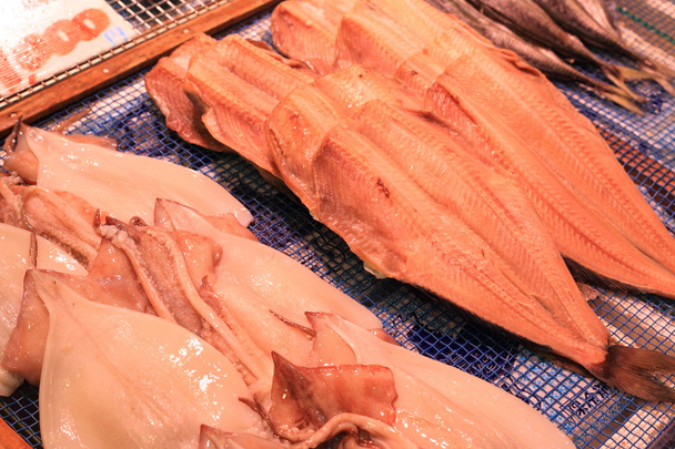 Легко высушенная каракатица или сушеный кальмар в Японии
 - Фото, изображение