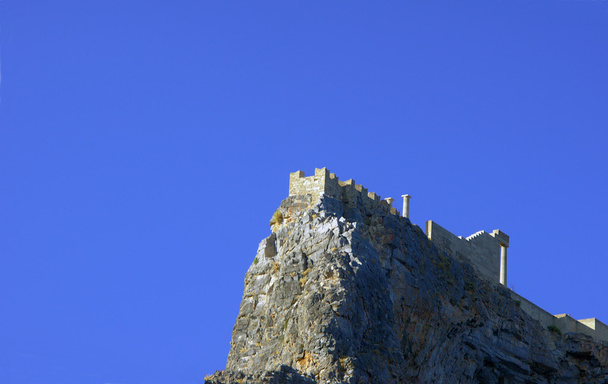 średniowiecznych fortyfikacji na skale - Zdjęcie, obraz