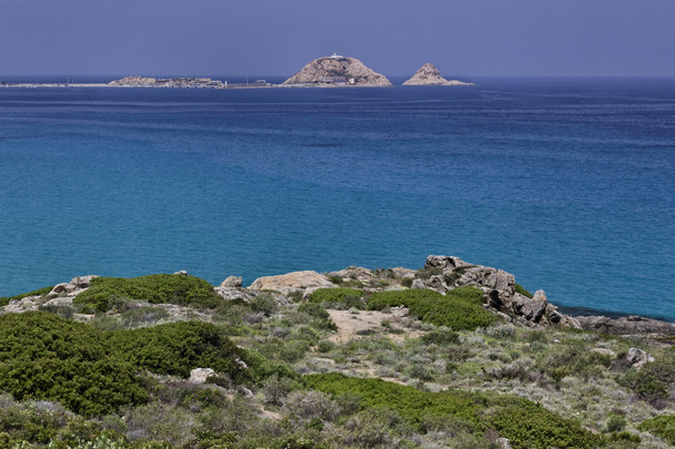 Přímořská krajina poblíž Ile Rousse na severním pobřeží Korsiky, Francie - Fotografie, Obrázek