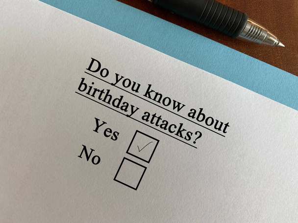 One person is answering question about cyber attack. He knows about birthday attacks. - Fotoğraf, Görsel