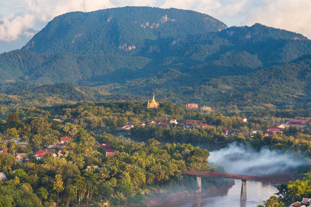Mirador y paisaje en luang prabang, laos
. - Foto, Imagen