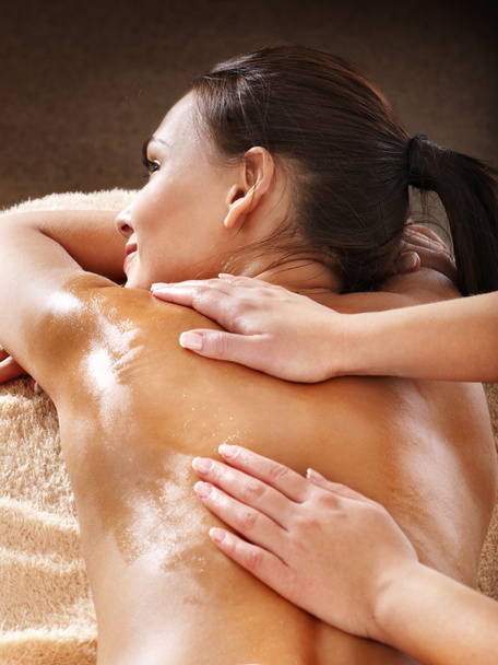 Junge Frau mit Massage. - Foto, Bild