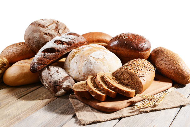 Свежий хлеб на столе
 - Фото, изображение