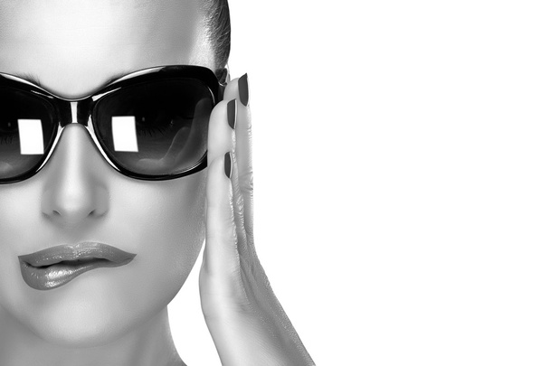 Güzel Model siyah moda güneş gözlüğü. Güzellik ve makyaj c - Fotoğraf, Görsel