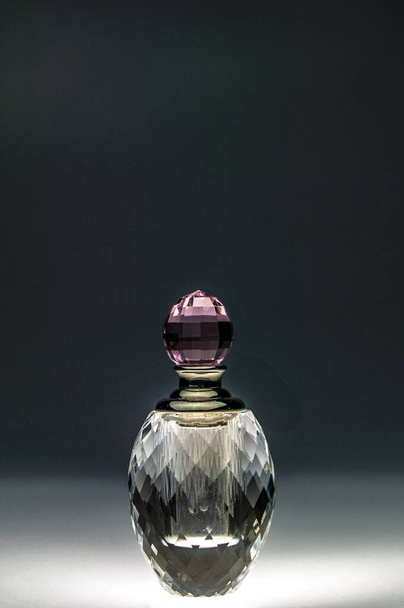 10 13 2004 Perfume Crystal Bottle in Home Lokgram Kalyan Maharashtra India. - Foto, Imagen