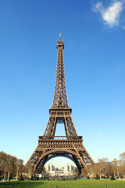 ein französisches Wahrzeichen namens Eiffelturm in Paris, Frankreich - Foto, Bild