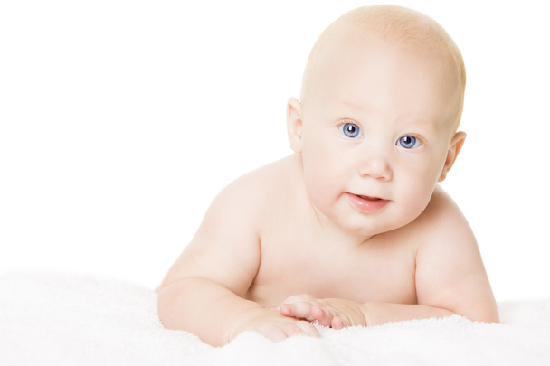 Baby portré, mosolyogva, elszigetelt fehér háttér feletti gyermek fiú gyerek - Fotó, kép