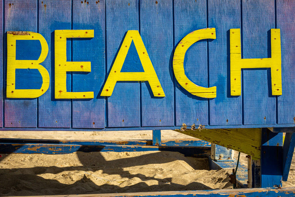 Miami Beach sign on wood lifeguard, South Beach, Florida, Miami - Foto, Imagem