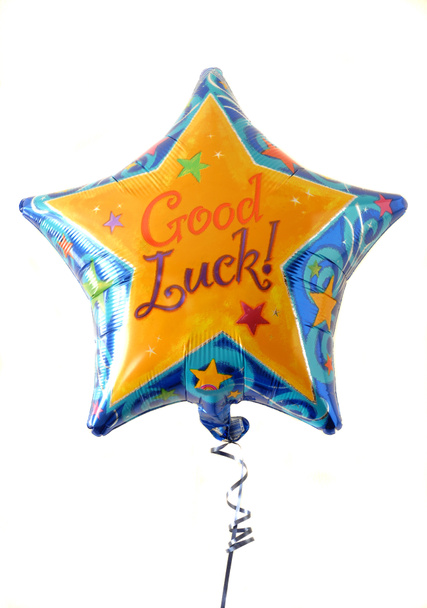 wypełnione balonu helem uroczysty z "good luck" napisane na nim. - Zdjęcie, obraz