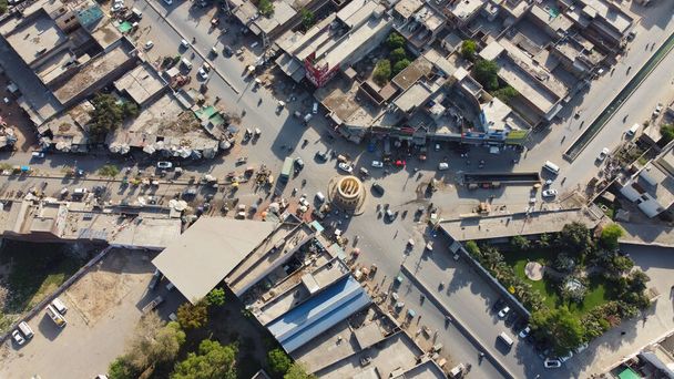 High Angle Aerial View of Sheikhupura City of Punjab Pakistan, Drone's Footage. Sheikhupura also known as Qila Sheikhupura, is a city in the Pakistani province of Punjab. Founded by the Mughal Emperor Jehangir in 1607,  - Foto, Imagem