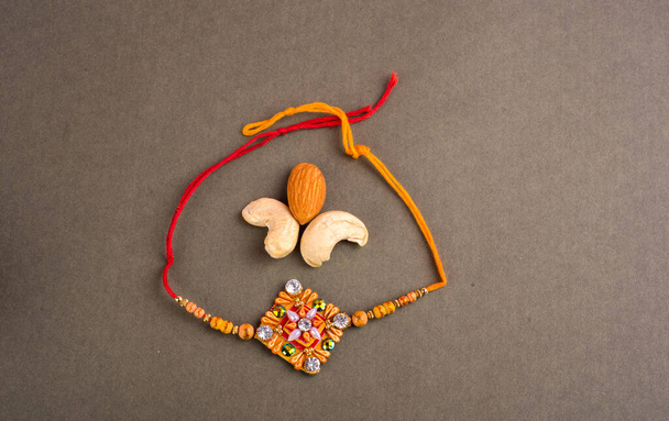 Traditional Indian jewelry with peanuts - Foto, immagini