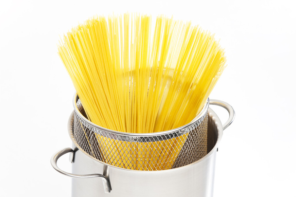Spaghetti in pot - Foto, afbeelding