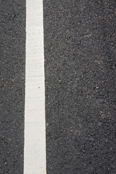 nieuwe asfaltweg - Foto, afbeelding