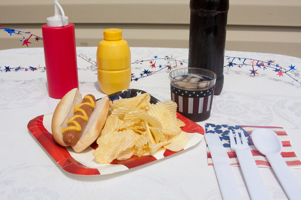 4 juli hotdog måltid7 月のホットドッグ食事の第 4 回 - 写真・画像