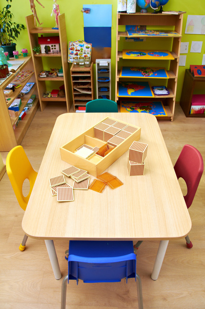 Jardin d'enfants Montessori Salle de classe maternelle
 - Photo, image