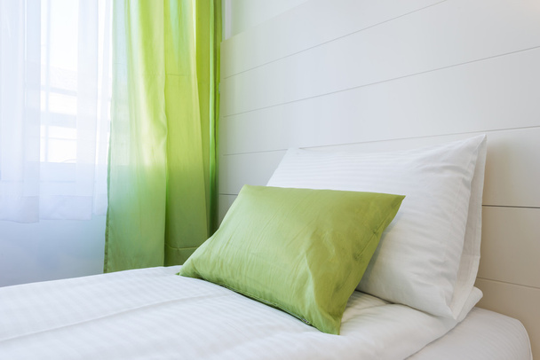 Otel çift kişilik yataklar - Fotoğraf, Görsel