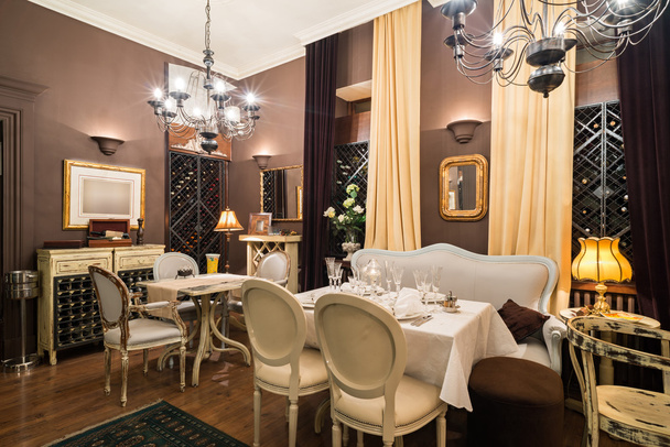 Interior restaurante clássico
 - Foto, Imagem