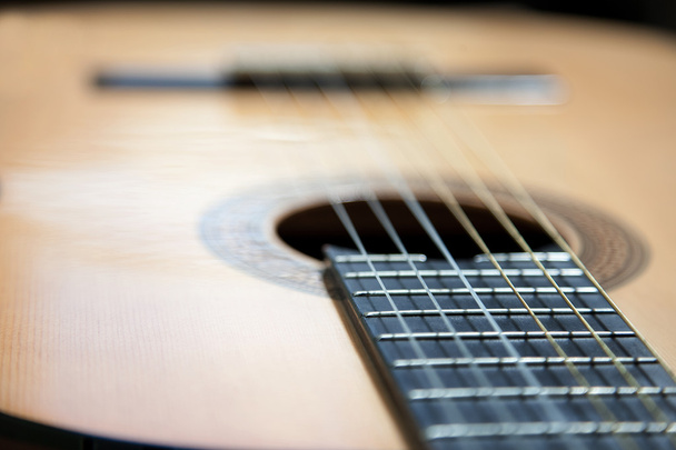 Крупный план гитары и струнных
 - Фото, изображение