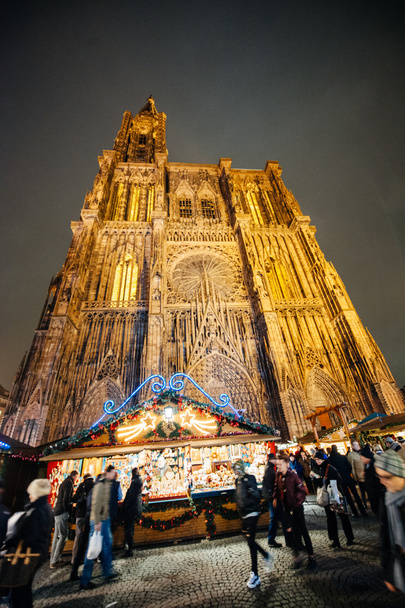 der älteste christkindlmarkt Europas - strasbourg, elsass, fran - Foto, Bild