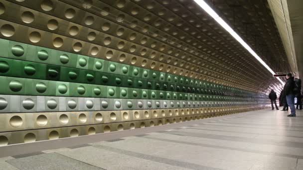 Metro Station van de metro, Prague, Tsjechië - Video