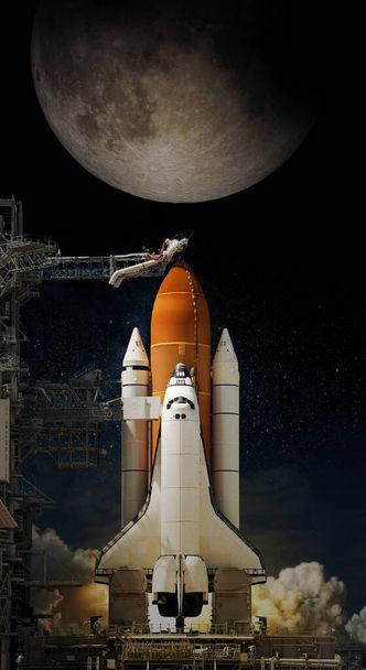 Avaruussukkula lähtee avaruuteen. Elementit tämän kuvan kalustettu NASA. - Valokuva, kuva