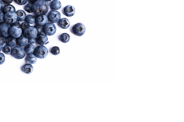 Fresh juicy blueberries isolated on white - Fotografie, Obrázek