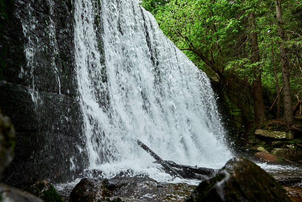 Wodospad na Łomnicy w Karpaczu, Piękny krajobraz przyrodniczy - Zdjęcie, obraz