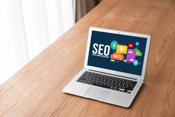 SEO Search Engine Optimization para modish e-commerce e negócios de varejo on-line mostrando na tela do computador - Foto, Imagem
