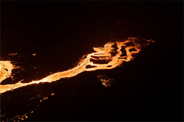 An aerial image shot by a drone of the brand new Meradalir Eruption of Fagradalsfjall Volcano in Iceland 2022. High quality DJI Air2s images. Icelands newest eruption of the Fagradalsfjall volcano. - Foto, immagini