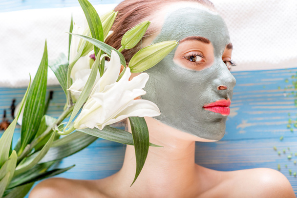 Woman with spa mask - Zdjęcie, obraz