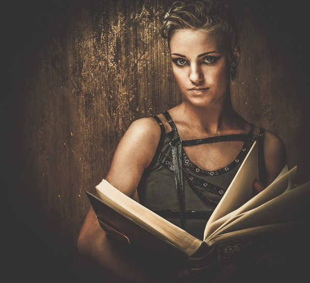 Steampunk dívka s knihou - Fotografie, Obrázek