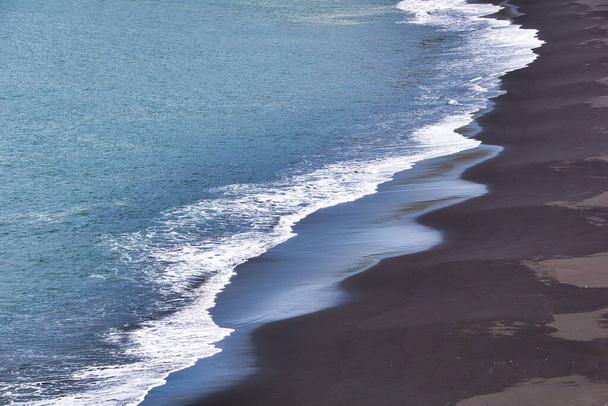 Reynisfjara - black beach in Iceland, close-up on waves - Foto, Imagem