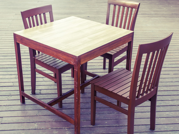 dřevěný stůl židle - Fotografie, Obrázek