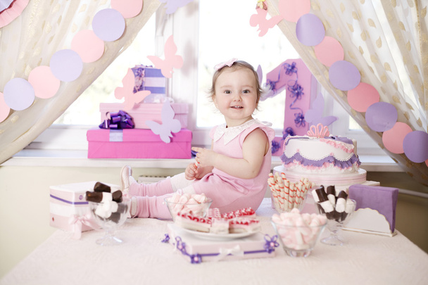 baby girl celebrating first birthday - Foto, imagen