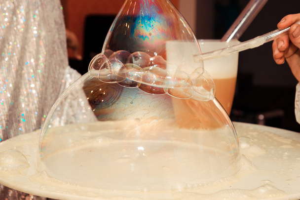 Parte burbuja de jabón
 - Foto, imagen