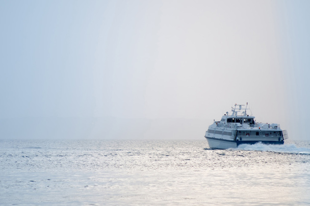 Ferry en haute mer
 - Photo, image