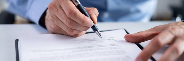 Legal Document Signature And Compliance Form Paperwork - Foto, imagen