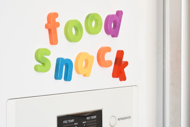 冷蔵庫用マグネット - 食品・ スナック - 写真・画像