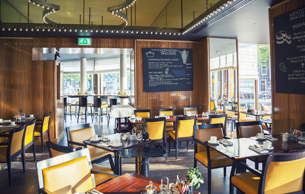 leeres restaurant in amsterdam hotel (le europe) - Foto, Bild