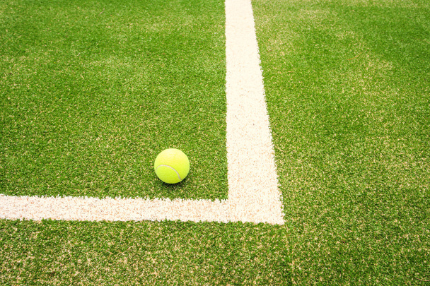 Tenis Kortu tenis topu ile - Fotoğraf, Görsel