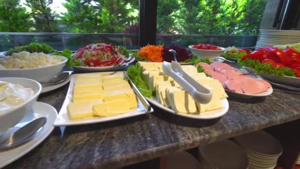 Kitchen Culinary buffet. Nutrition Food Holiday Party Concept. Breakfast buffet concept, breakfast time in luxury hotel, brunch with family in restaurant - Metraje, vídeo
