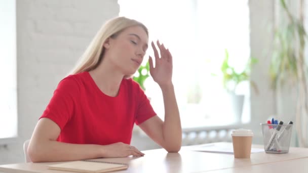 Tense Young Woman having Emotional Stress at Work - Video, Çekim